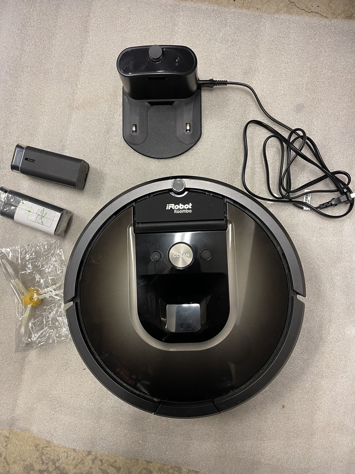 iRobot - Roomba 981 Wi-Fi Connected Robot for Sale in Renton, WA - OfferUp