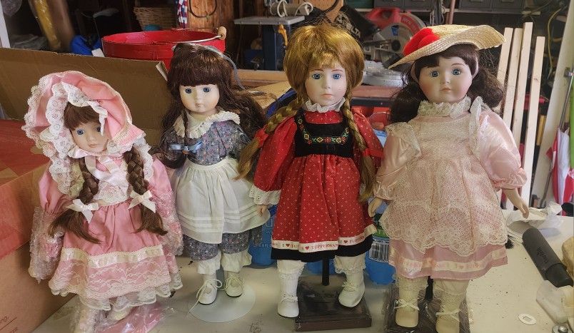 5 Vintage Tupperware Porcelain Dolls