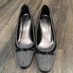 Naturalized Pumps Heels Size 5.5