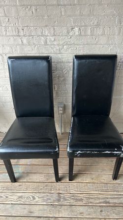 Set of dining room chairs