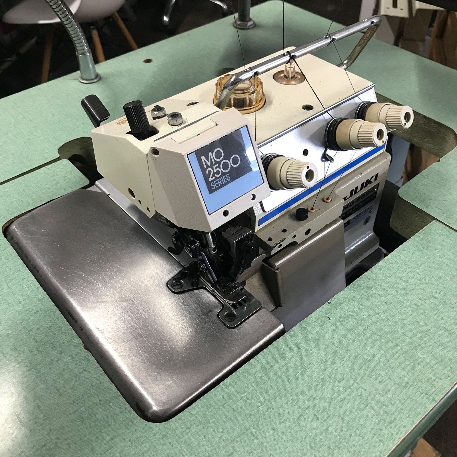 Juki Merrow Overlock 3 Thread Purl MO-2504 Sewing Machine, Industrial Maquina De Coser de 3 Hilos, Patches, Hemming, Edging
