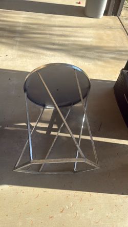 Steve Silver Escondido Round End Table