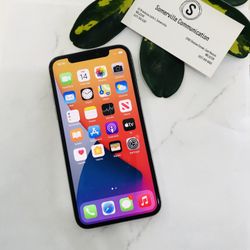 Factory unlocked iPhone x 64 gb, excellent conditions store warranty 