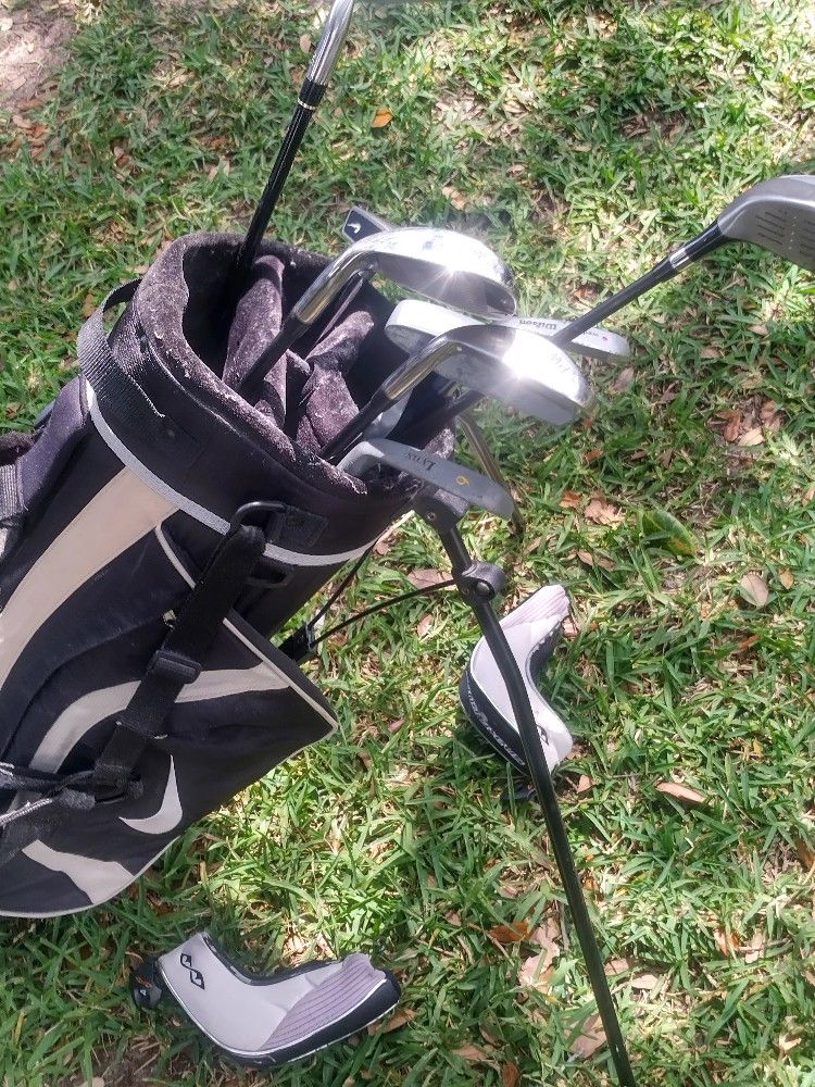 Madison Independencia Babosa de mar Nike Jr Golf Club Bag With Stand And Nine Clubs for Sale in Tampa, FL -  OfferUp