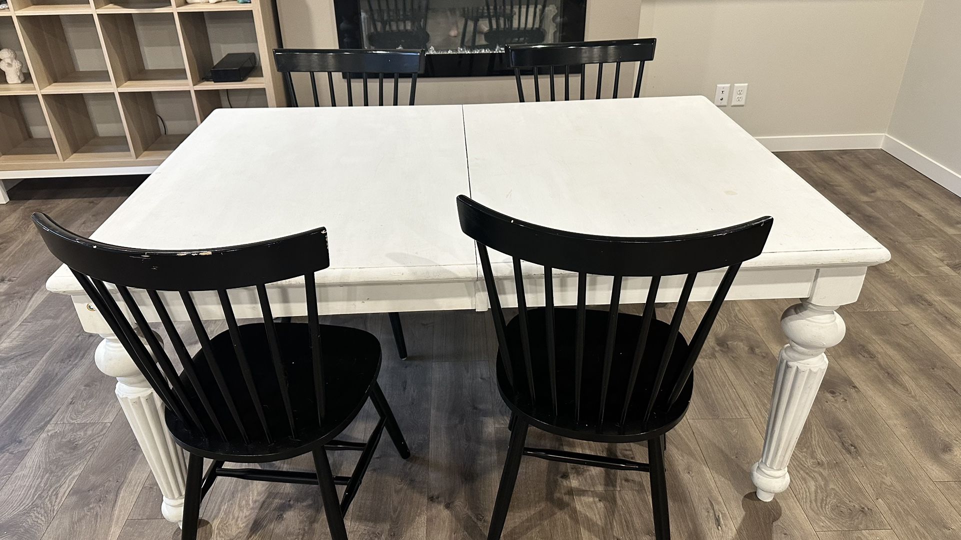Table With 4 Chairs