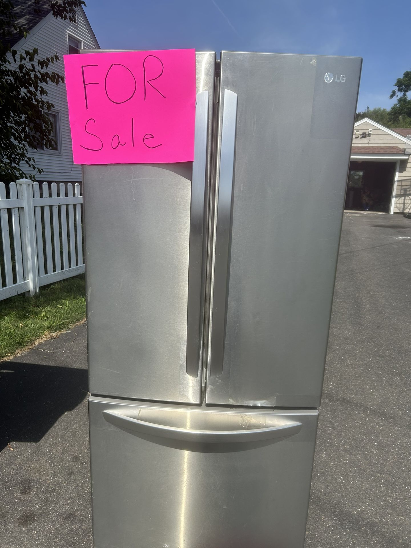 Lg Refrigerator 2 Door And Freezer