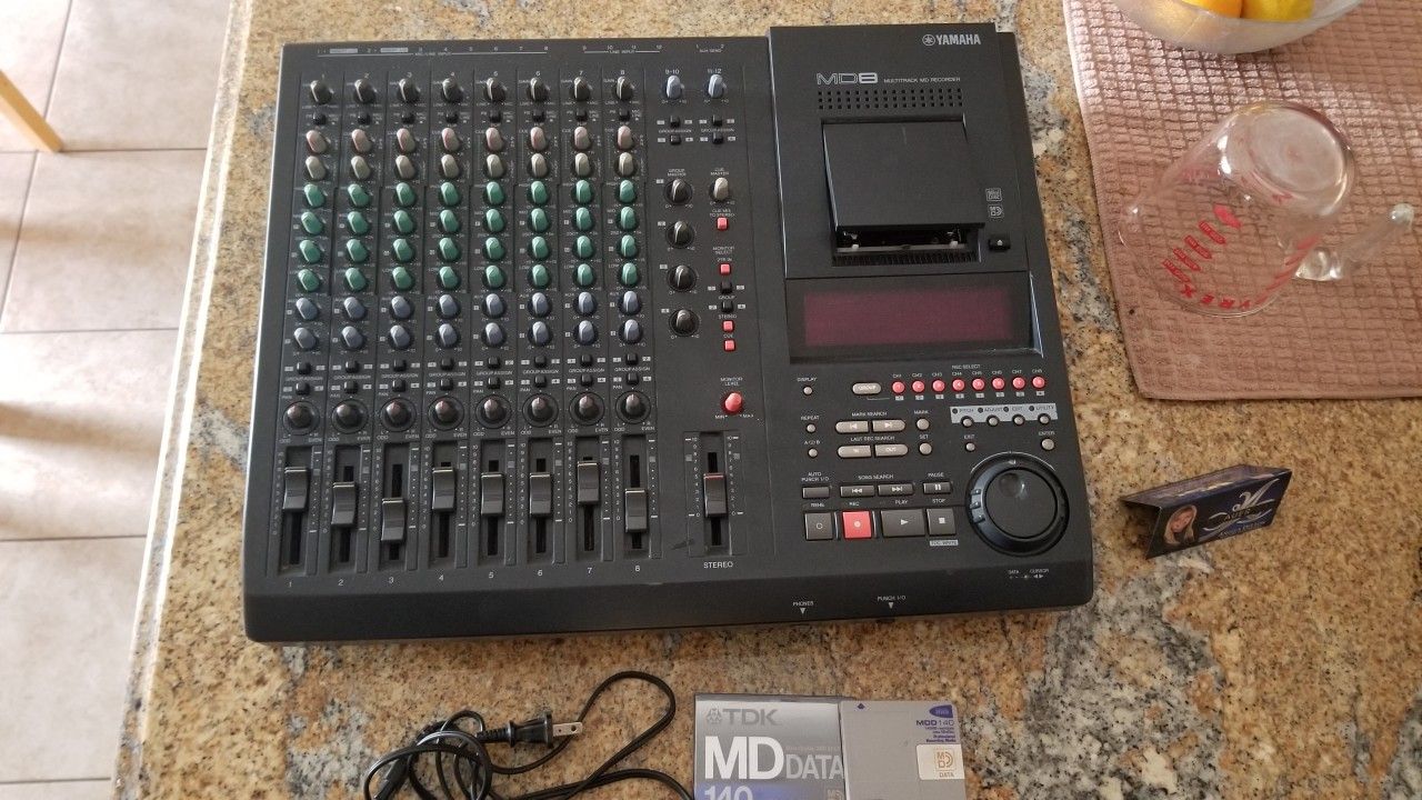 Yamaha MD8 multitrack Minidisc recorder with 2 discs