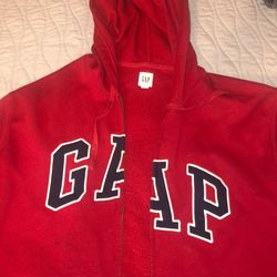 XL red gap sweater