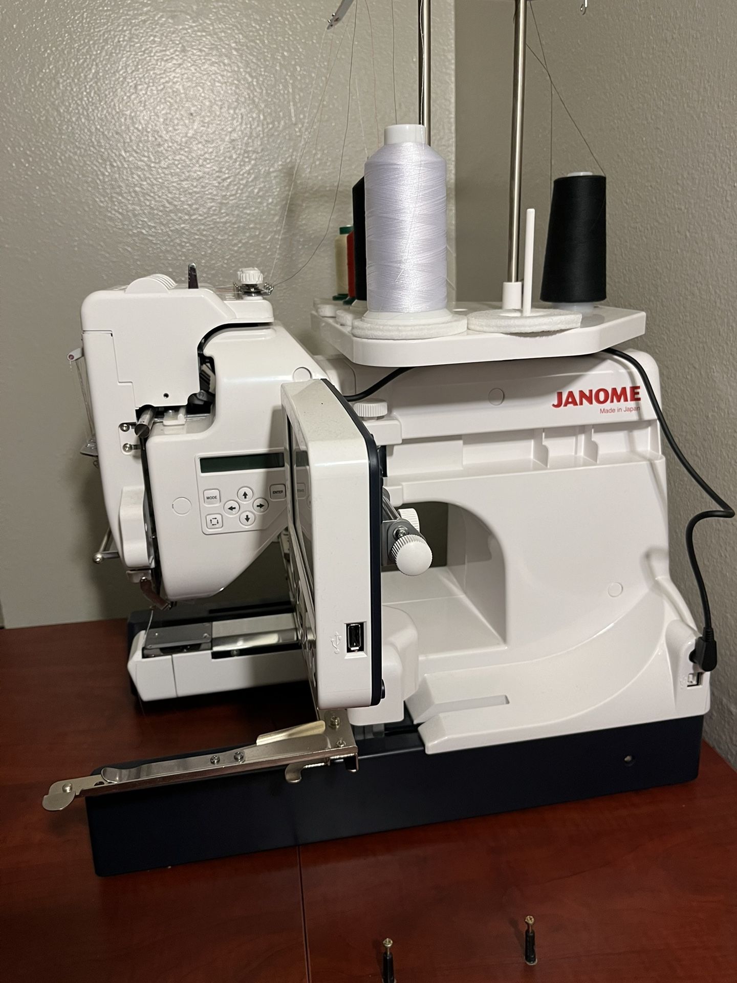PRICE DROP JANOME MB4S 4NEEDLE EMBROIDERY MACHINE for Sale in Los