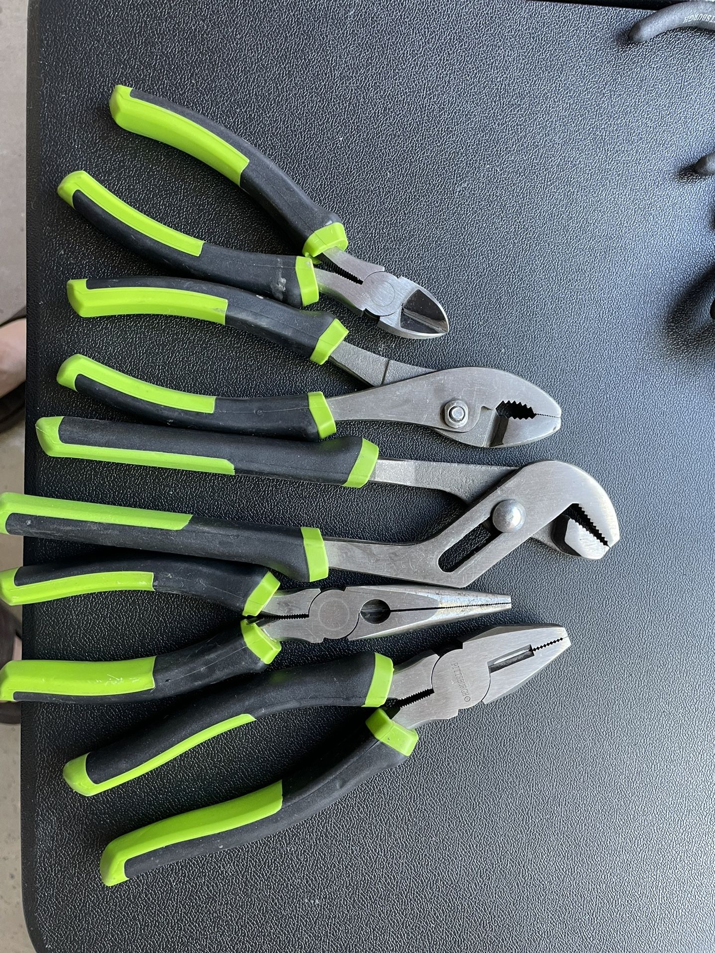 Pliers