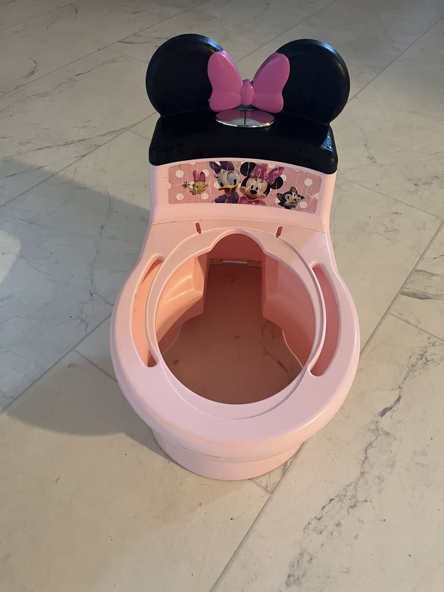 Disneys Minnie Mouse Portray Trainer Seat