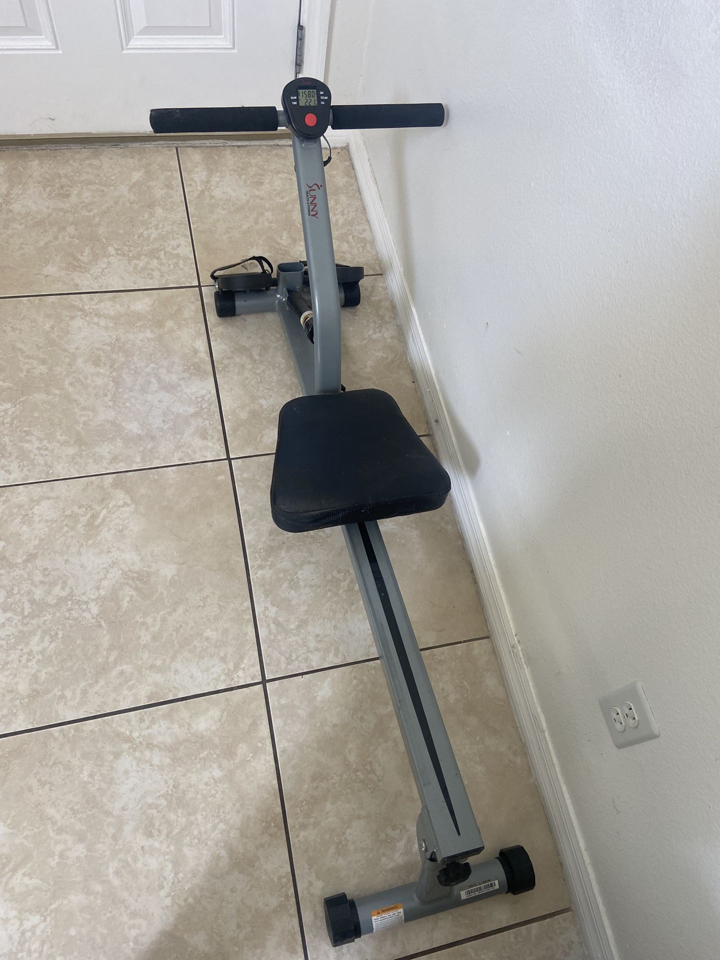 Sunny Health & Fitness Rowing Machine — Good condition