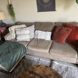 COUCH w/ CHAISE