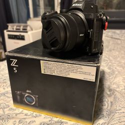 Nikon Z5 Bundle (40mm + 85mm)