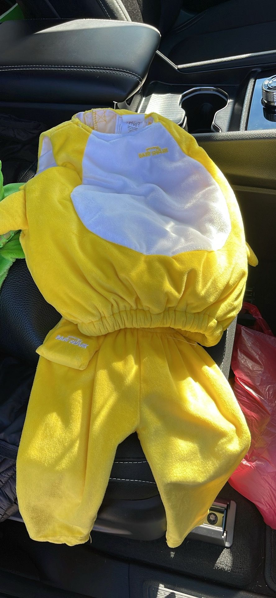 Baby shark costume plays, baby shark music