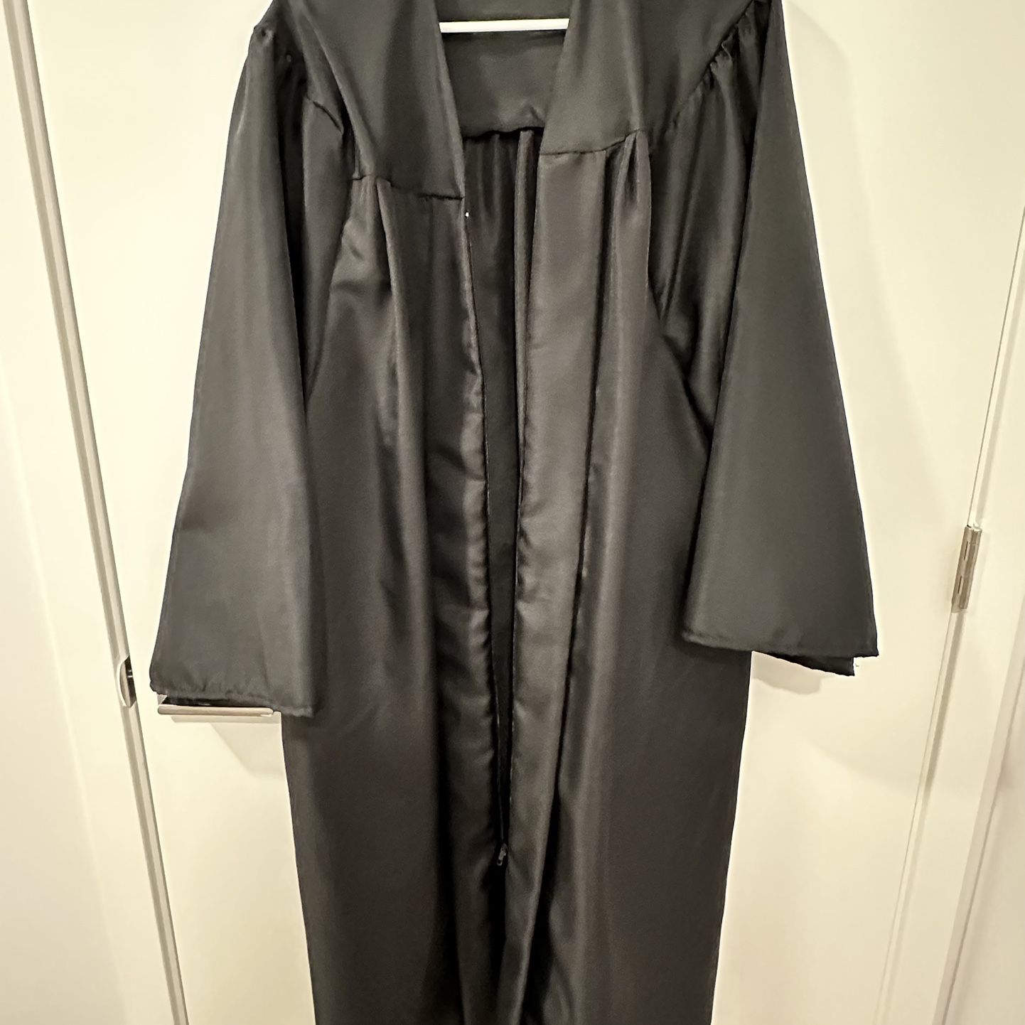 Black Graduation Gown 5’7”-5’9”