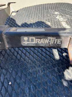 Truck tow hitch