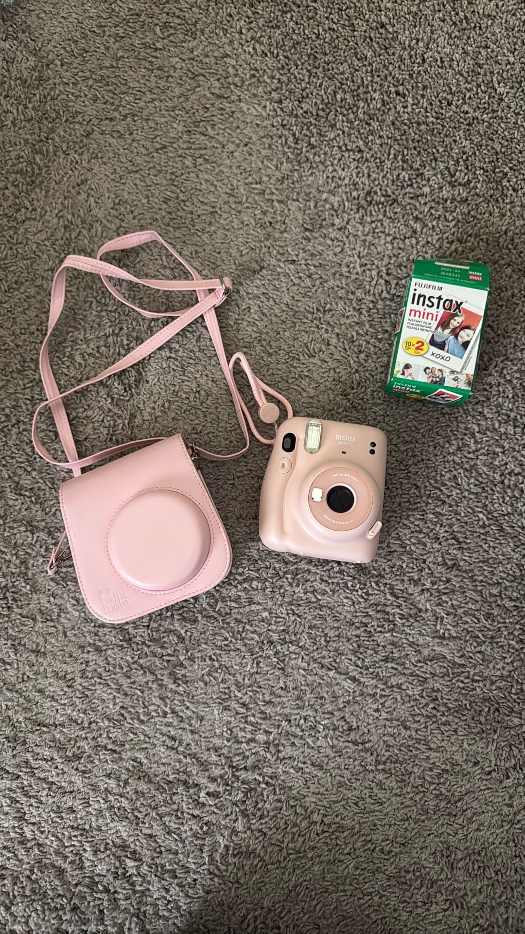 Instax Mini 11 Polaroid Camera with Film