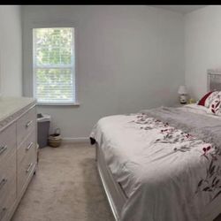 Queen BedroomSet 
