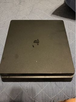 Used but Good ps4 slim 1tb