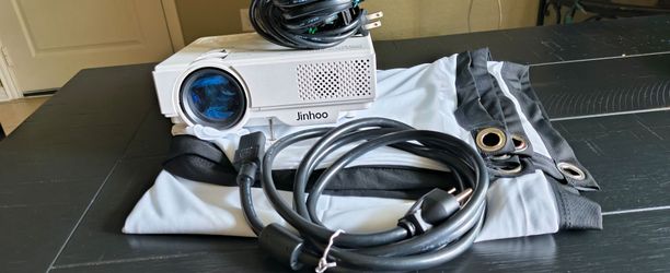 Jinhoo M10 mini portable video projector.