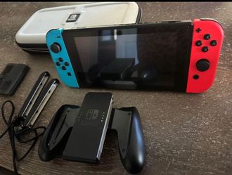 Nintendo switch - Mario kart 8 deluxe, bundle, and case