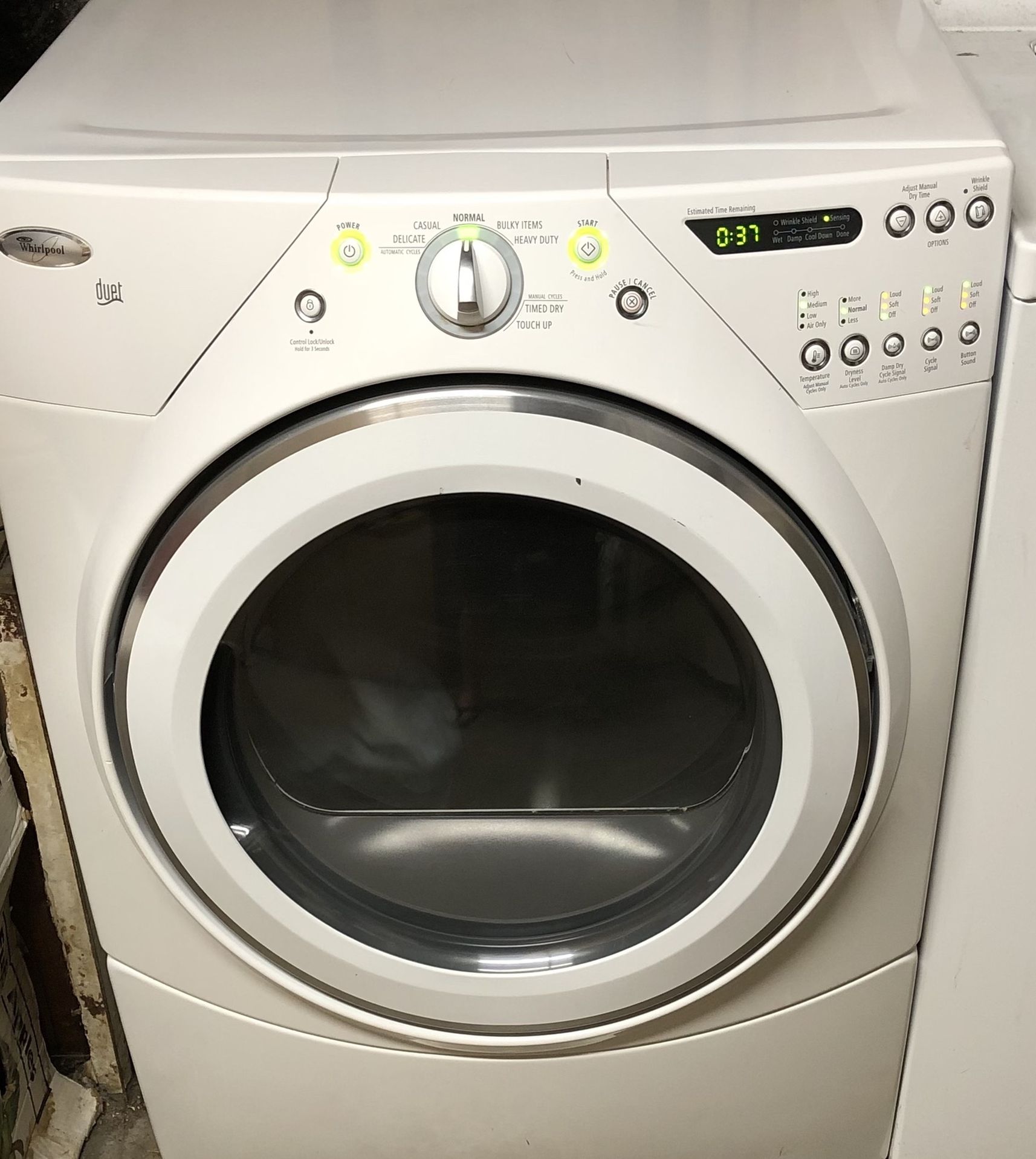 Whirlpool duet gas dryer, works great.