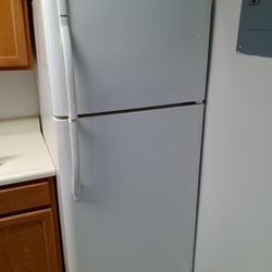 Fridges And Stoves For Sell $200Each