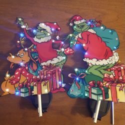 Grinch yard decorations stands about 40" with pole. Grinch art 13" *new*