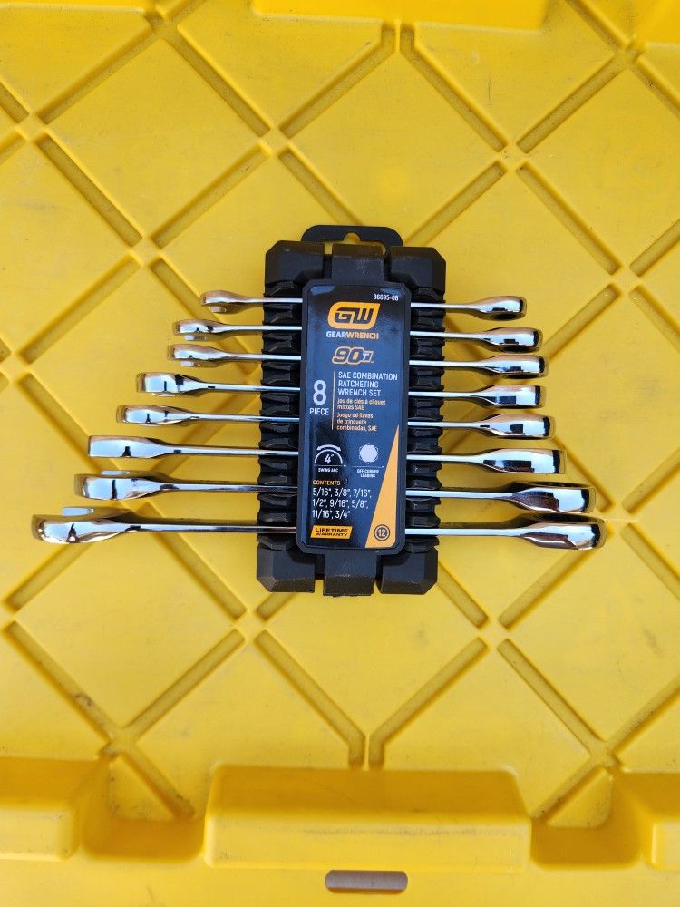 GEARWRENCH
SAE 90-Tooth Combination Ratcheting Wrench Tool Set with Tray (8-Piece)