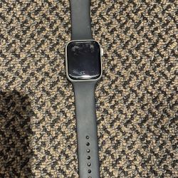 Apple Watch Series 5 Nike Edition Sliver Frame