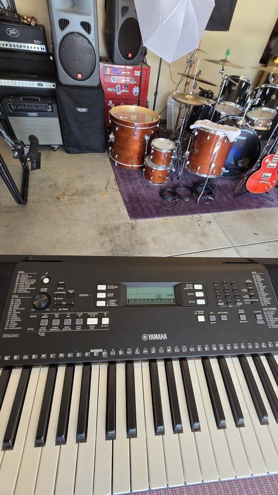 Yamaha PSR-E373