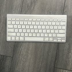 Apple Bluetooth Keyboard 