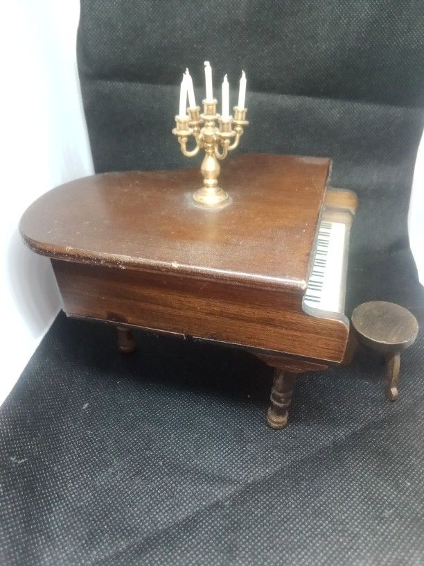 Wind Up Piano For Living Room Table