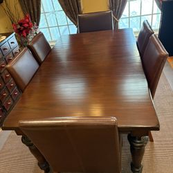 Pottery Barn Dining Table & Chairs