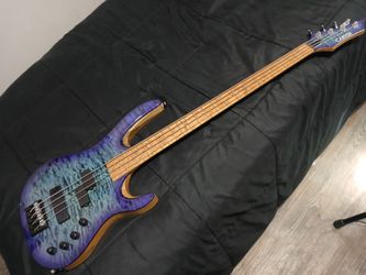 Carvin LB70  4-String Electric  Bass  Guitar