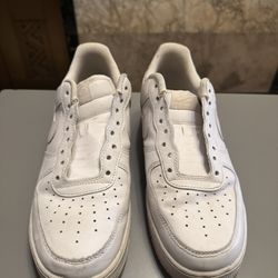 Nike White Sneaker Classic