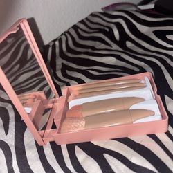 Mini makeup brush travel case