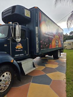 Refrigerated Box Truck with Carrier Reefer Unit