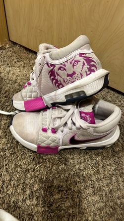 Woman’s shoes