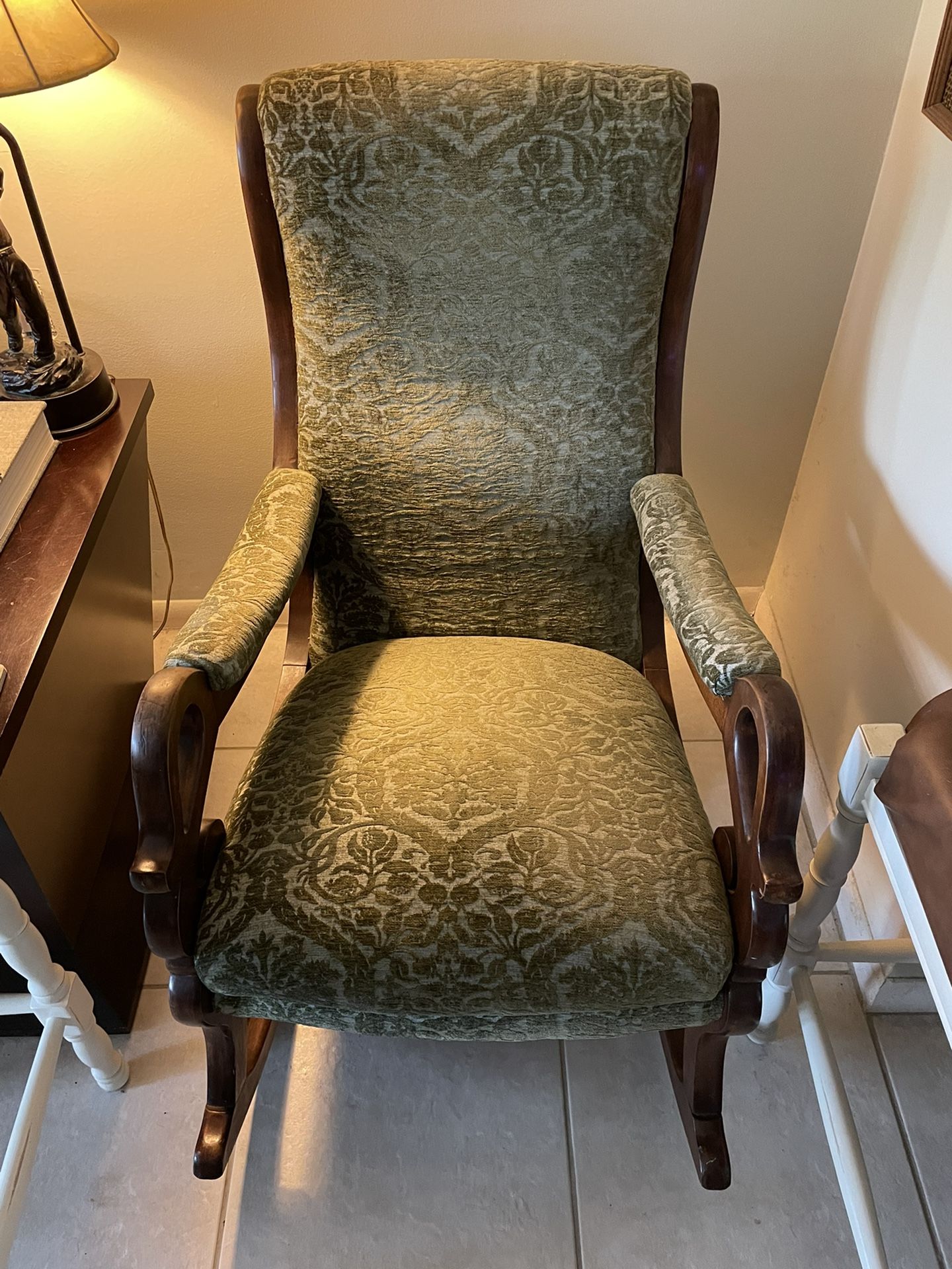 Vintage Oak Wood Gooseneck Lincoln Rocking Chair