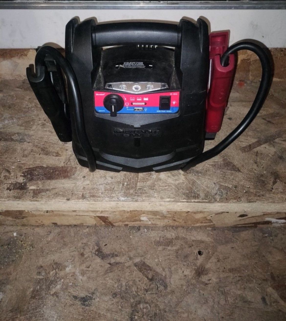 Battery jumper box