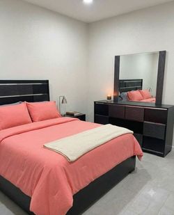 Bedroom set