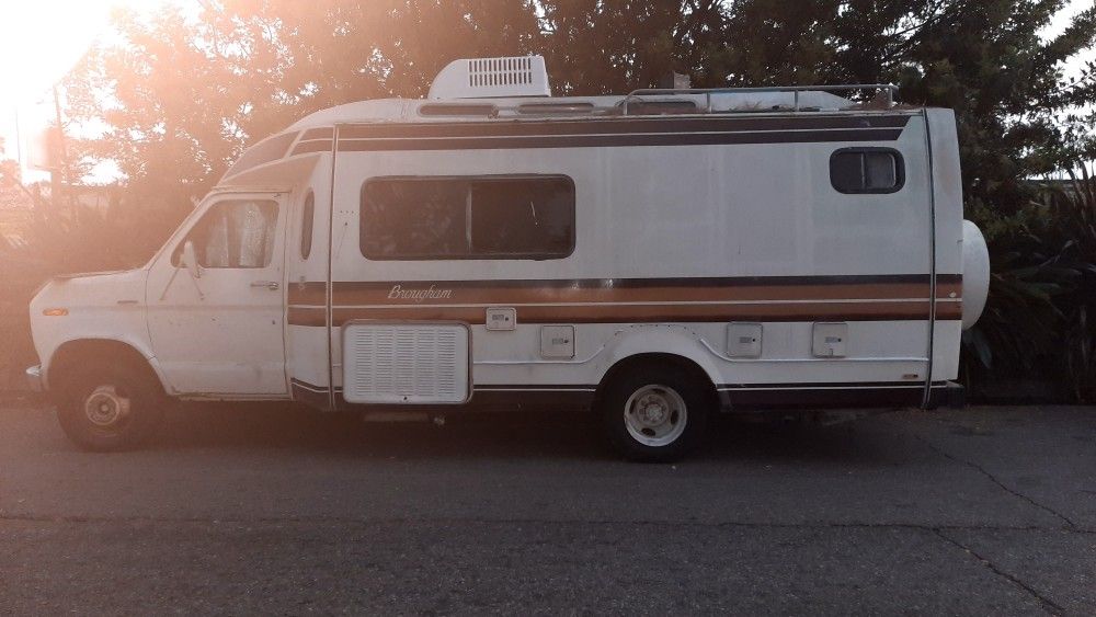 1981 Ford motorhome brougham edition on the Ford e350 chasis