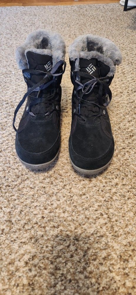 Columbia Snow Boots Size W9.5