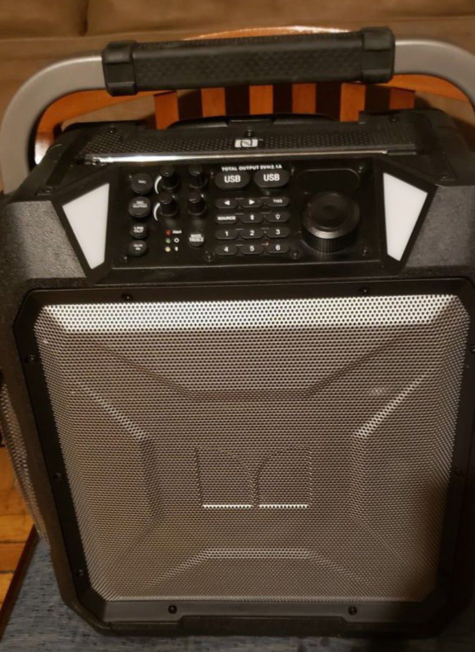Monster bluetooth speaker