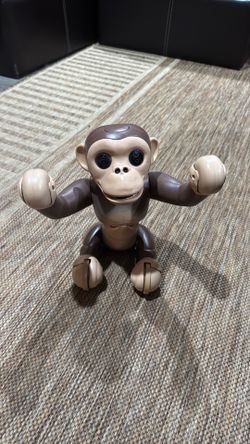 Zoomer chimp robot