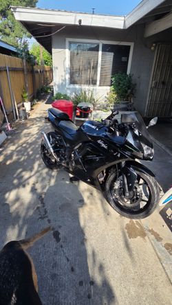 09 Kawasaki Ninja 250R  low mikes
