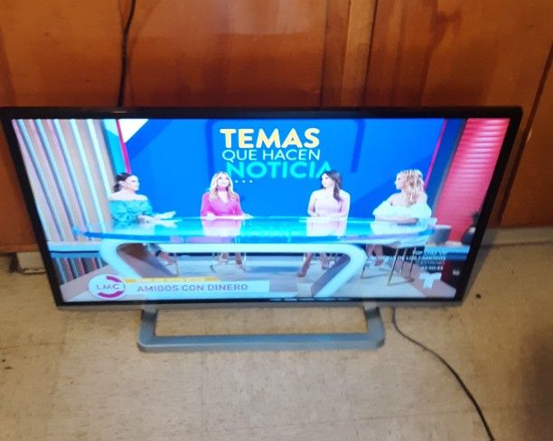 40" TOSHIBA LED HDTV 1080P