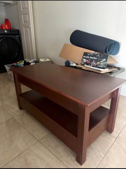 Brand new expandable coffee table